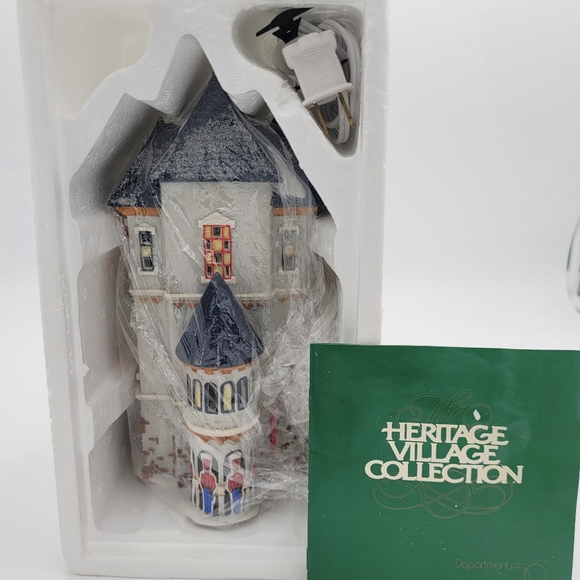 Dept 56 Tin Soldier Shop North Pole Village Lighted Christmas Building - 1995 - Picture 6 of 8